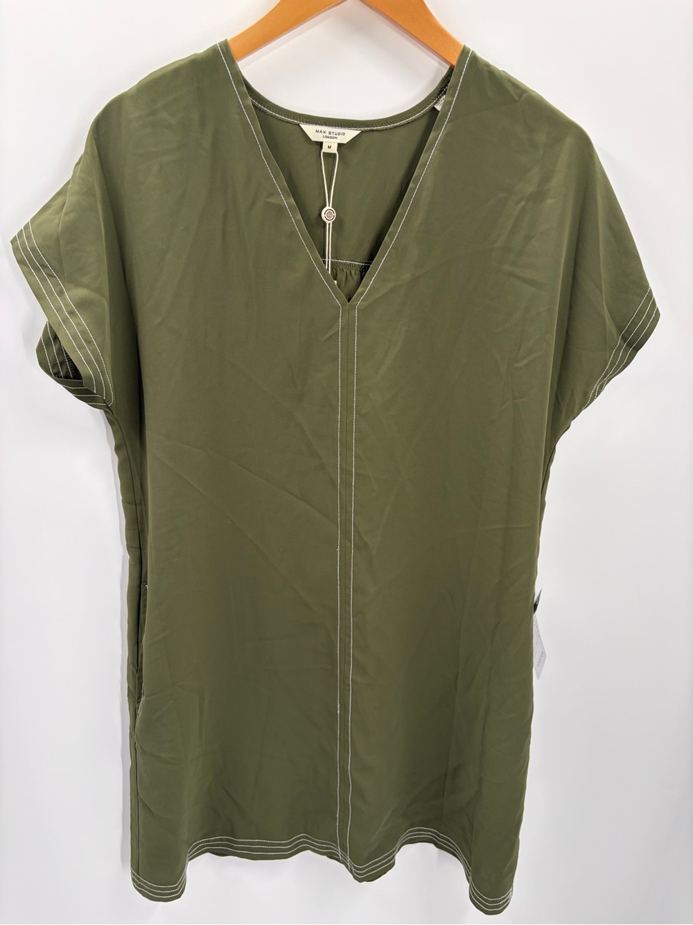 NWT Max Studio London Army Green Contrast Stitch V-Neck Top Size M